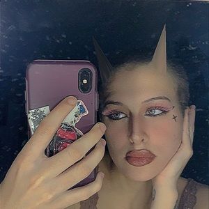 Meet your Posher, Chloe